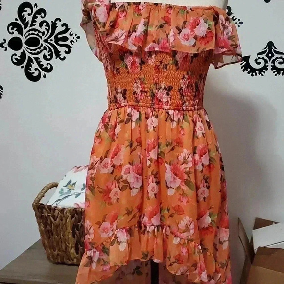 Beautiful floral hi low dress - Picture 1 of 10